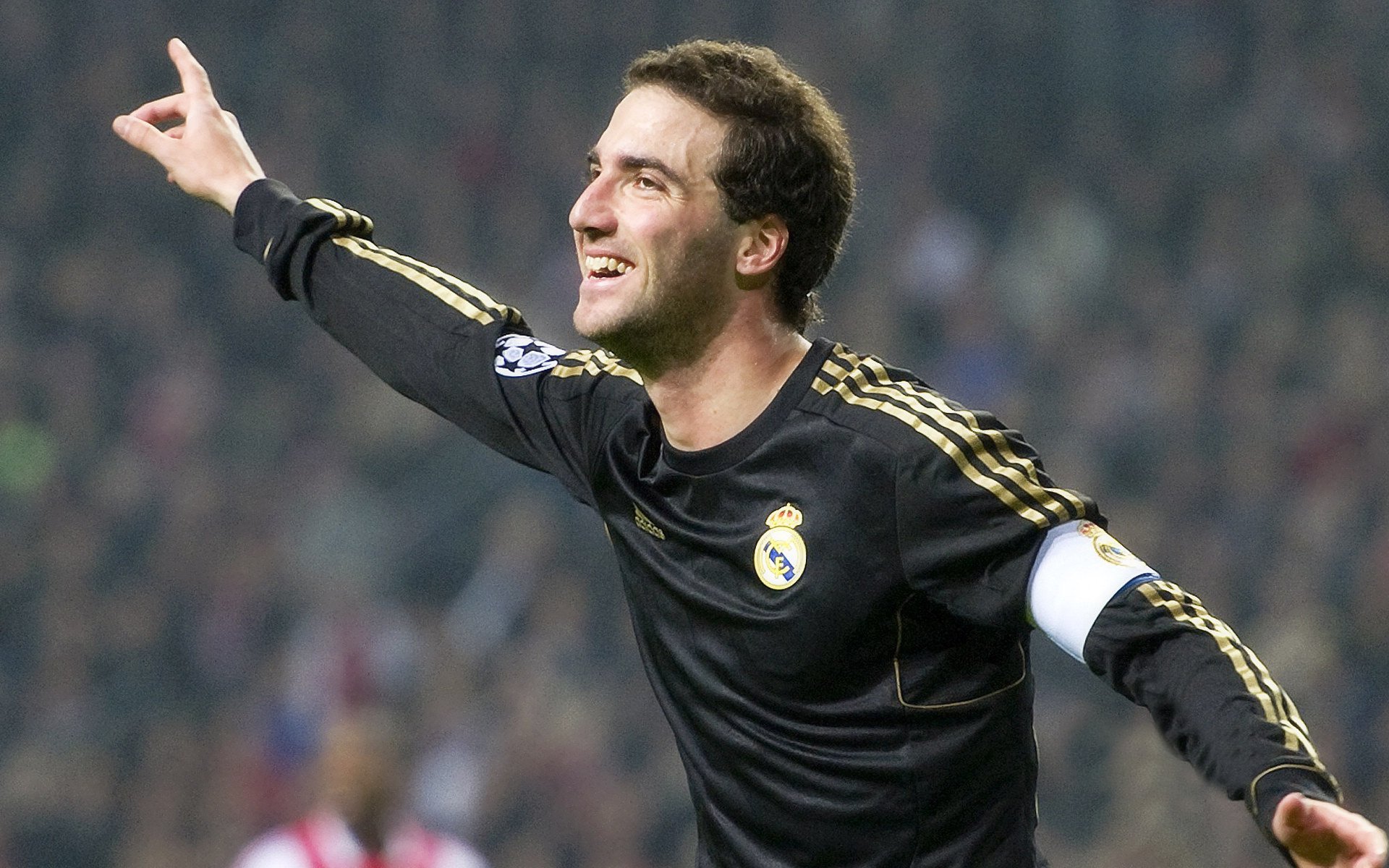 五大联赛边路组合如何影响整体战术结构韵律，五大顶级边路